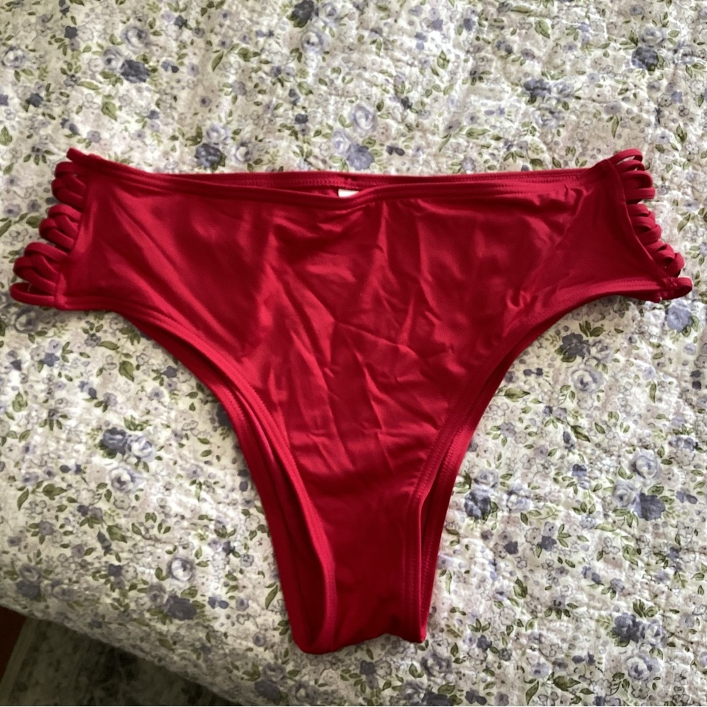 La vie en Rose Bikini Bottom. Size small.  B6
